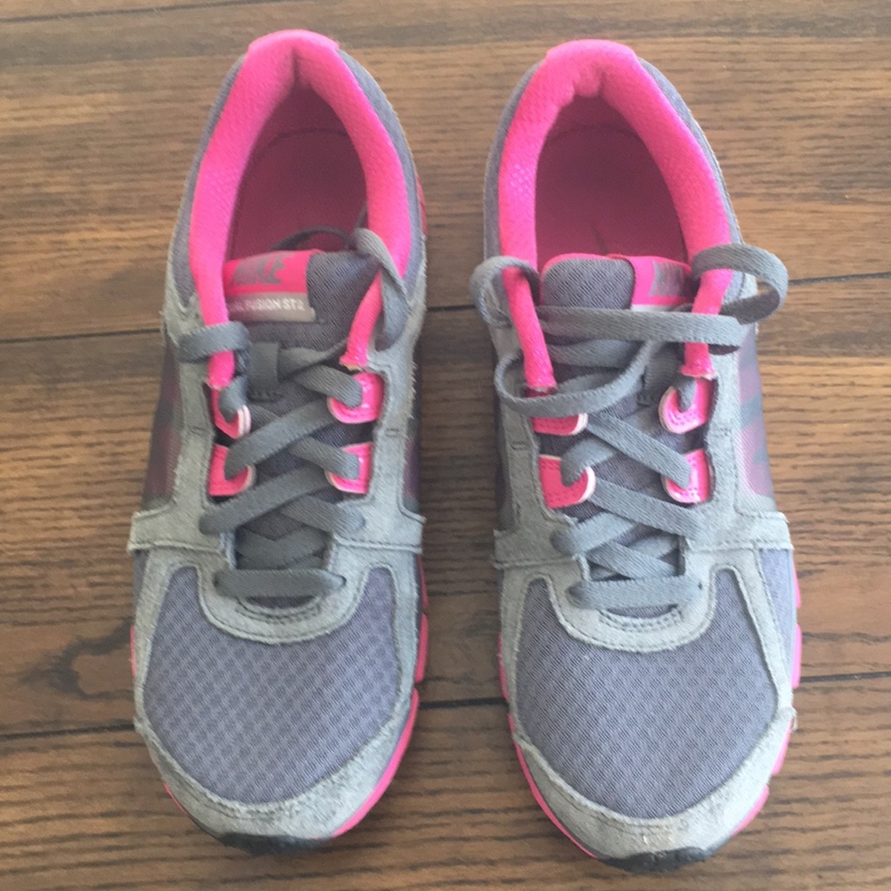 Women’s Nike Tennis Shoes